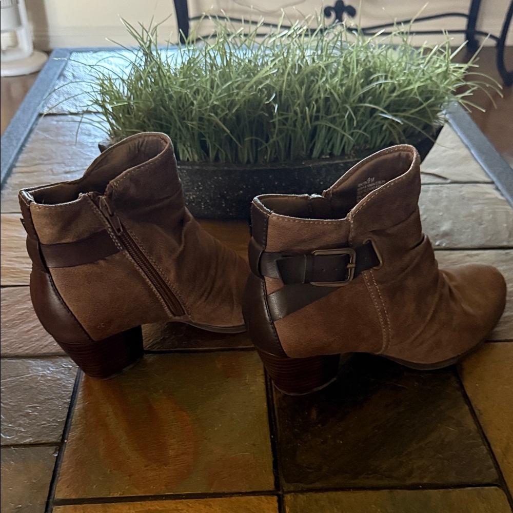 Bare Traps Brown Ankle Boots